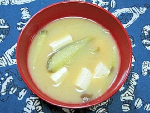 なすと豆腐の味噌汁